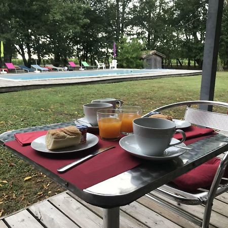 Domaine De Giron Bed & Breakfast Moulis-en-Médoc Екстериор снимка