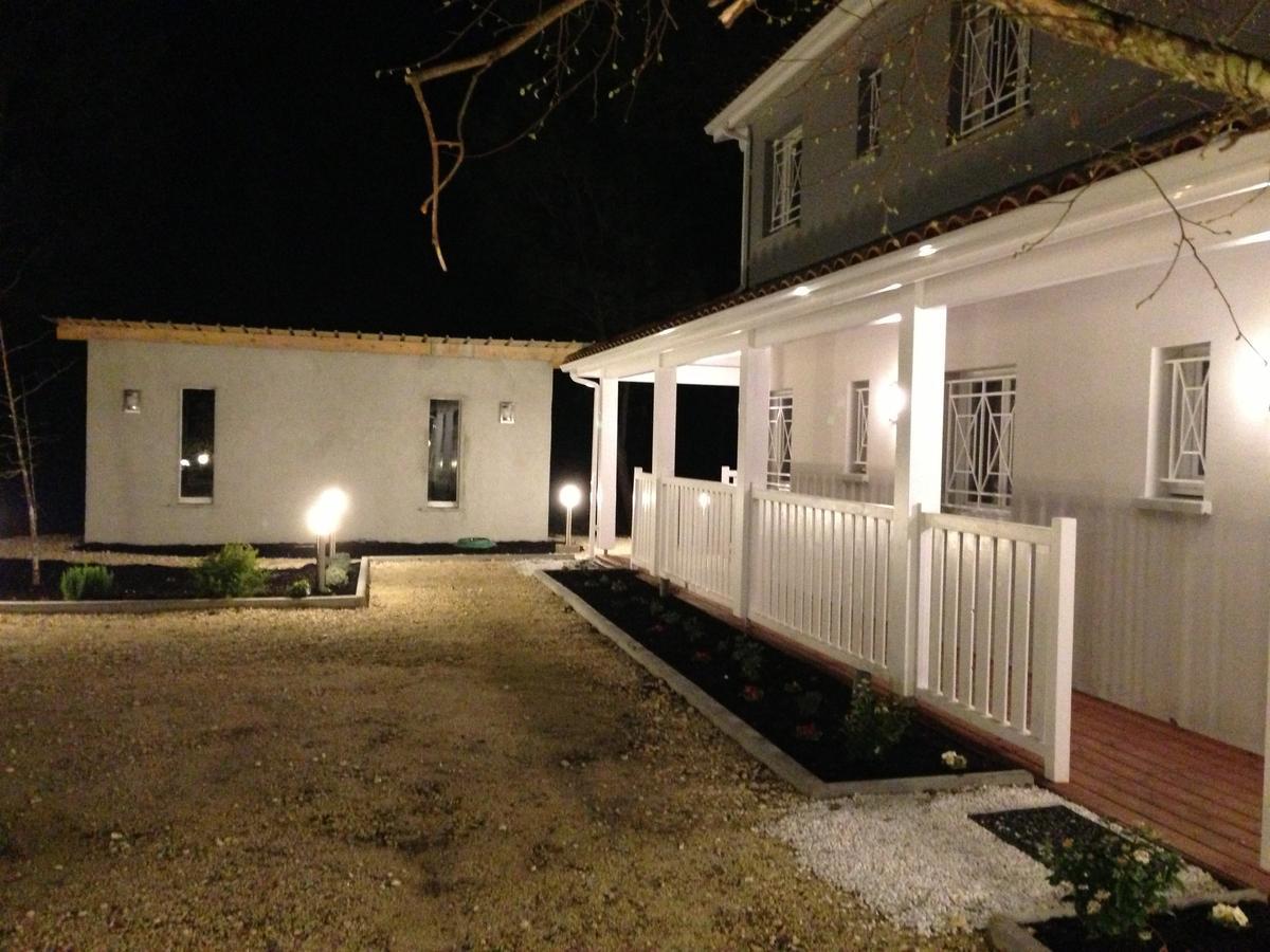 Domaine De Giron Bed & Breakfast Moulis-en-Médoc Екстериор снимка