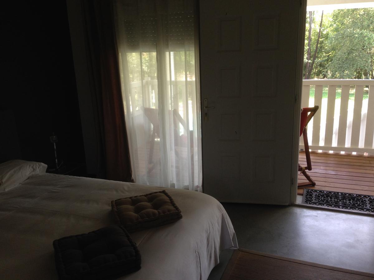 Domaine De Giron Bed & Breakfast Moulis-en-Médoc Екстериор снимка