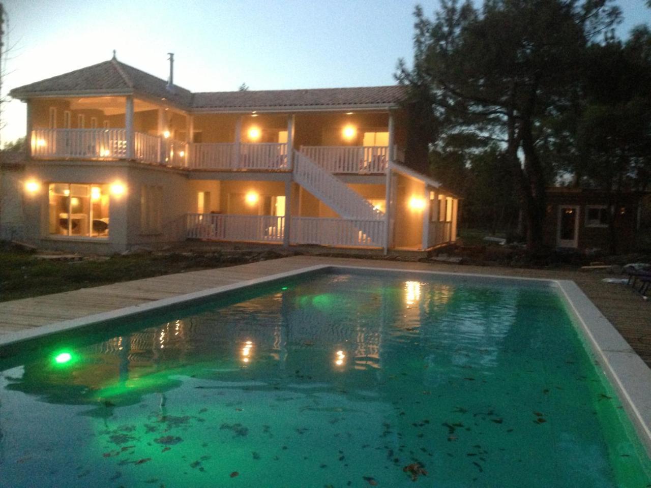 Domaine De Giron Bed & Breakfast Moulis-en-Médoc Екстериор снимка